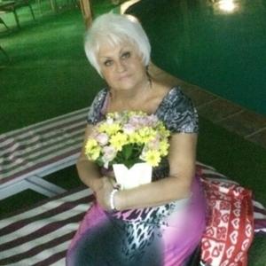Девушки в Волгограде: Людмила, 73 - ищет парня из Волгограда
