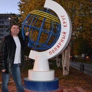 Парни в Усинске: Виктор, 47 - ищет девушку из Усинска