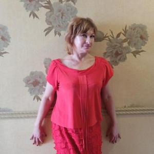 Девушки в Ульяновске: Лора, 57 - ищет парня из Ульяновска