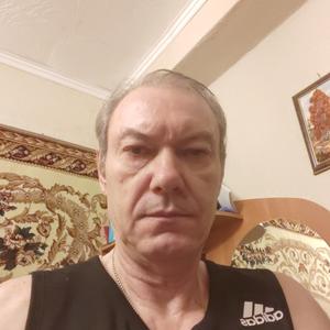 Виктор, 65 лет, Дзержинский