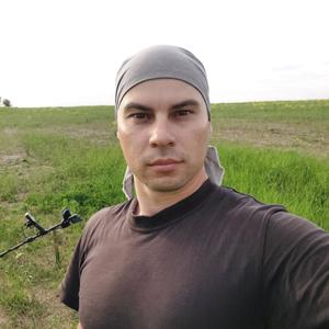 Илья, 38 лет, Псков