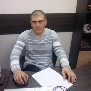 Анатолий, 44 года, Уват