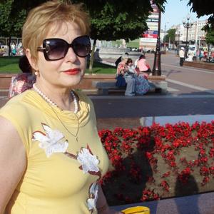 Девушки в Северодвинске: Елена Комаровская, 69 - ищет парня из Северодвинска