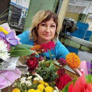 Девушки в Ульяновске: Лора, 57 - ищет парня из Ульяновска