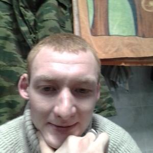 Парни в Губкине: Виктор, 28 - ищет девушку из Губкина