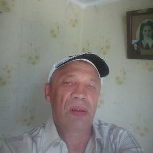 Олег, 64 года, Москва