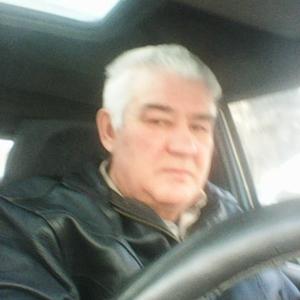 Парни в Барнауле (Алтайский край): Виктор, 63 - ищет девушку из Барнаула (Алтайский край)