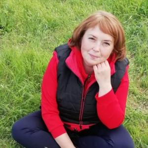 Девушки в Югорске: Елена, 48 - ищет парня из Югорска