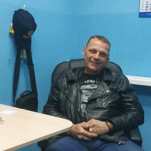 Парни в Луганское: Павел, 53 - ищет девушку из Луганское