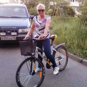 Девушки в Петрозаводске: Альбина, 57 - ищет парня из Петрозаводска