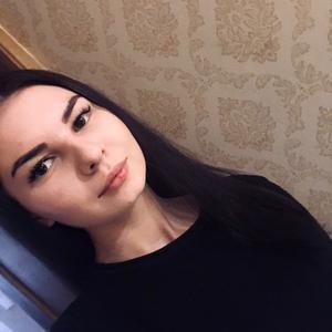 Девушки в Воткинске: Карина, 23 - ищет парня из Воткинска