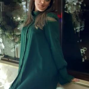 Пискадағы үлкен объектілері бар онлайн порно Жалқау киім киген қыздар