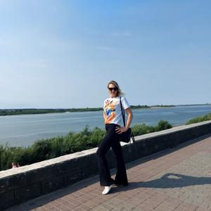 Девушки в Томске: Ольга, 43 - ищет парня из Томска