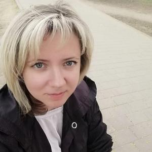 Девушки в Новомосковске: Ольга, 42 - ищет парня из Новомосковска