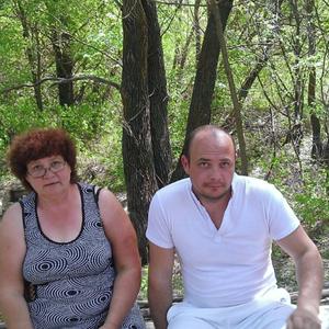 Девушки в Волгограде: Лариса, 63 - ищет парня из Волгограда