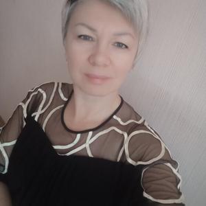 Девушки в Омске: Оксана, 49 - ищет парня из Омска