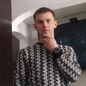 Парни в Арсеньеве: Виталий, 29 - ищет девушку из Арсеньева