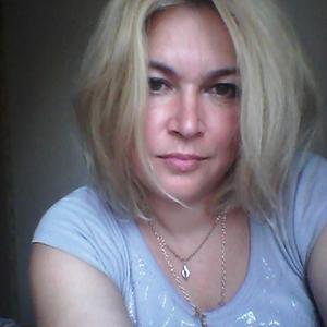 Ирина, 50 лет, Луга