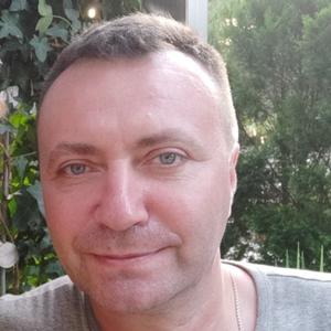 Виталий, 49 лет, Магадан