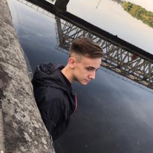 Парни в Череповце: Danil, 21 - ищет девушку из Череповца