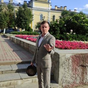 Парни в Гатчине: Владимир, 35 - ищет девушку из Гатчины