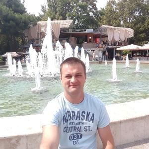 Парни в Угличе: Олег, 39 - ищет девушку из Углича
