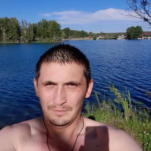 Парни в Бийске: Максим, 26 - ищет девушку из Бийска