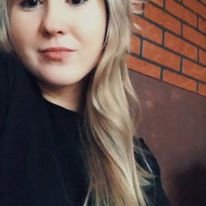 Девушки в Новосибирске: Анастасия, 28 - ищет парня из Новосибирска