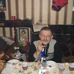 Виталик, 66 лет, Сокол
