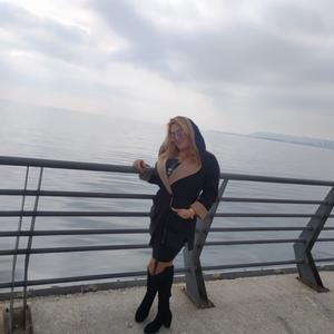 Девушки в Баку: Esya, 42 - ищет парня из Баку