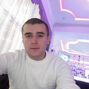 Парни в Петергофе: Denis, 29 - ищет девушку из Петергофа