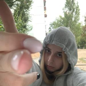 Девушки в Волгограде: Иришка, 19 - ищет парня из Волгограда