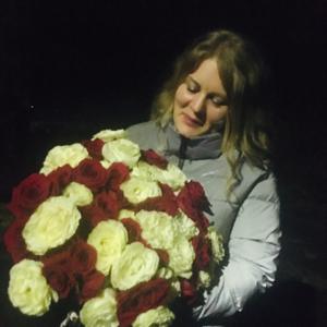 Девушки в Кемерово: Екатерина, 42 - ищет парня из Кемерово