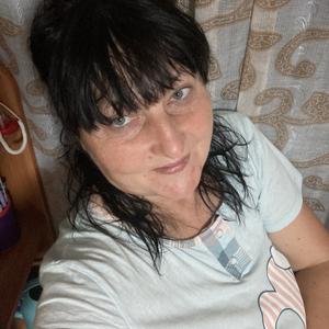 Девушки в Новокузнецке: Вера, 52 - ищет парня из Новокузнецка