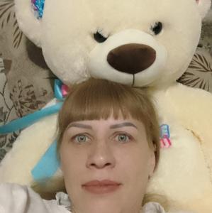 Девушки в Омске: Ирина, 39 - ищет парня из Омска