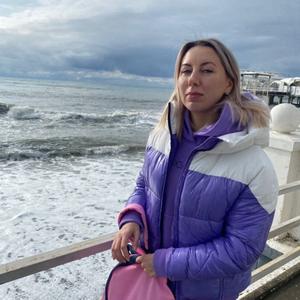 Девушки в Кемерово: Яна, 41 - ищет парня из Кемерово