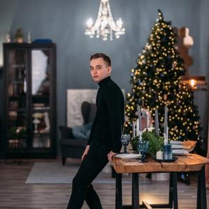 Арсений, 23 года, Нижневартовск
