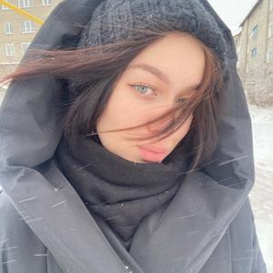 Девушки в Омске: Лилия, 24 - ищет парня из Омска