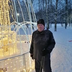 Парни в Череповце: Геннадий, 69 - ищет девушку из Череповца
