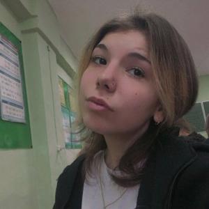 Девушки в Прокопьевске: Аня, 18 - ищет парня из Прокопьевска
