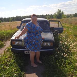Девушки в Вольске: Александра, 68 - ищет парня из Вольска
