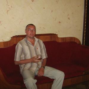 Парни в Пскове: Юрий, 55 - ищет девушку из Пскова