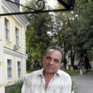 Парни в Южно-Сахалинске: Сергей Семенов, 60 - ищет девушку из Южно-Сахалинска