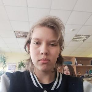 Девушки в Волгограде: Женя, 18 - ищет парня из Волгограда