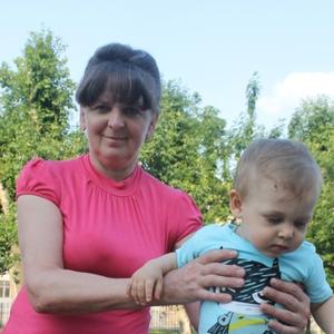 Девушки в Бутурлиновке: Валентина, 57 - ищет парня из Бутурлиновки