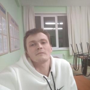 Парни в Сарапуле: Олег, 25 - ищет девушку из Сарапула