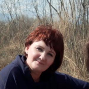 Девушки в Ангарске: Юлия, 49 - ищет парня из Ангарска