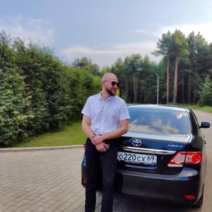 Парни в Твери: Егор, 24 - ищет девушку из Твери