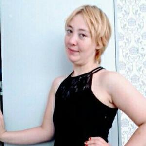 Девушки в Саратове: Алена, 25 - ищет парня из Саратова
