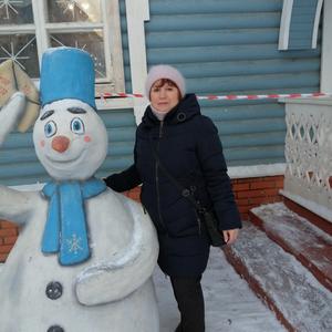 Девушки в Чкаловске: Елена, 59 - ищет парня из Чкаловска